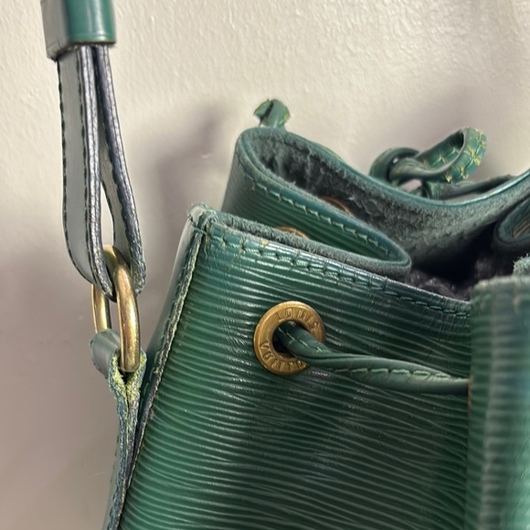 Louis Vuitton Green Epi Noe Shoulder Bag - Picture 2 of 16